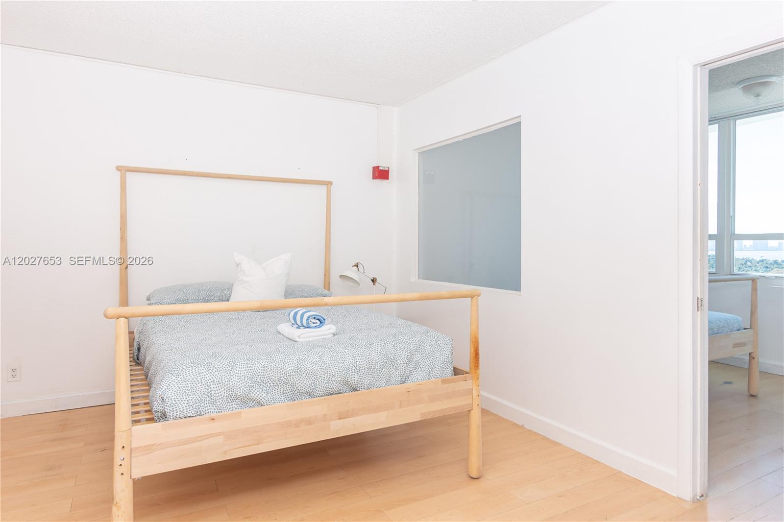 5445 Collins Avenue 1105 Property Photo 9
