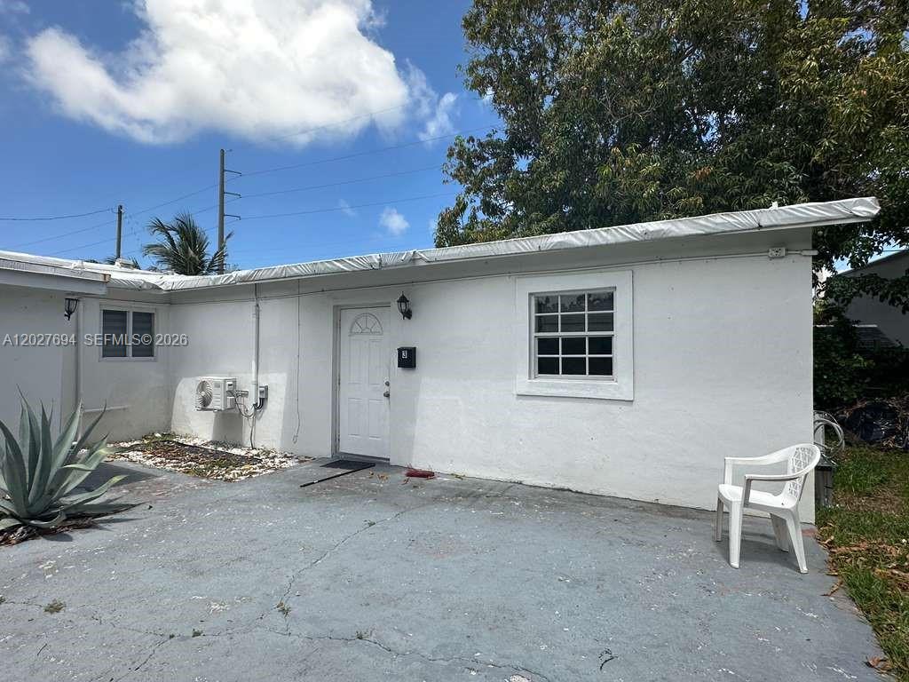 685 Sw 7th Terrace Property Photo 4
