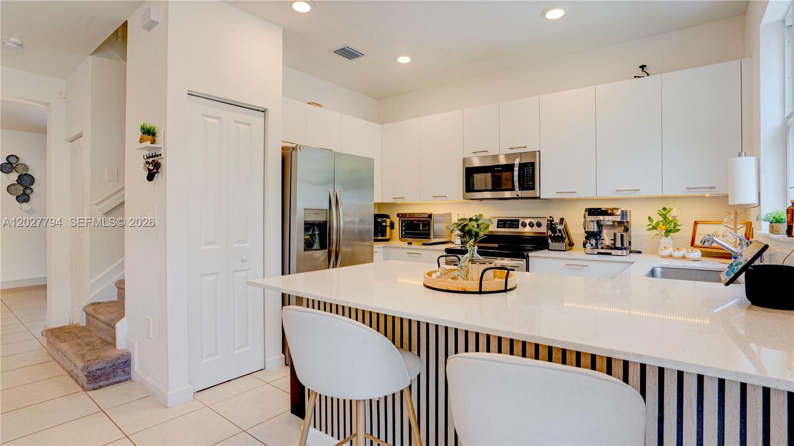 A12027794 Property Photo 23