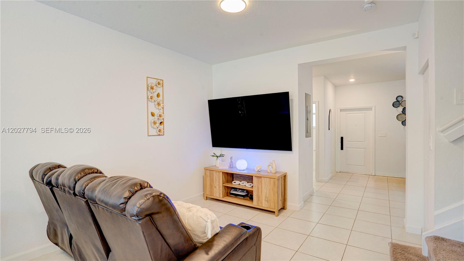 A12027794 Property Photo 24