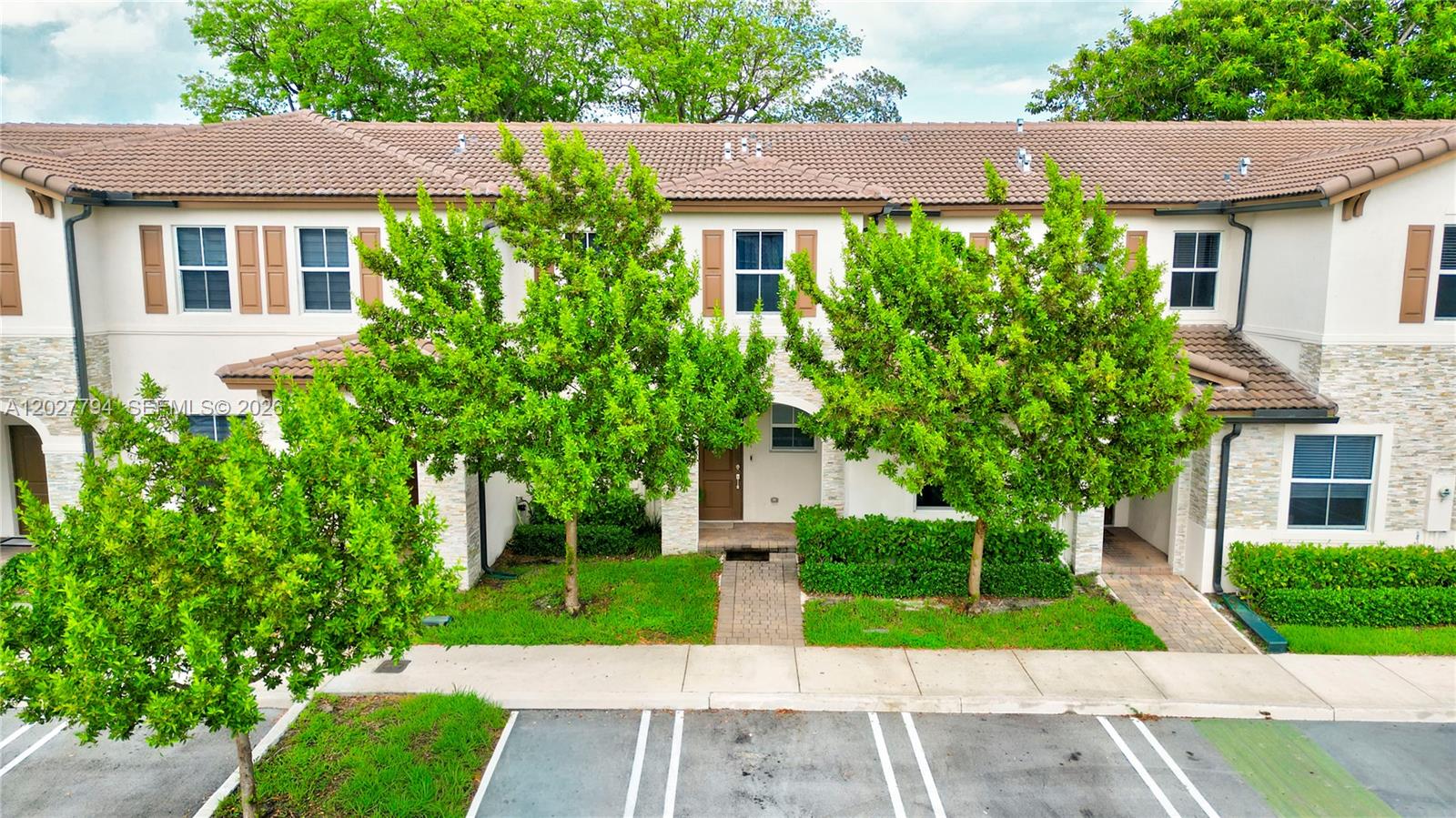 A12027794 Property Photo 42