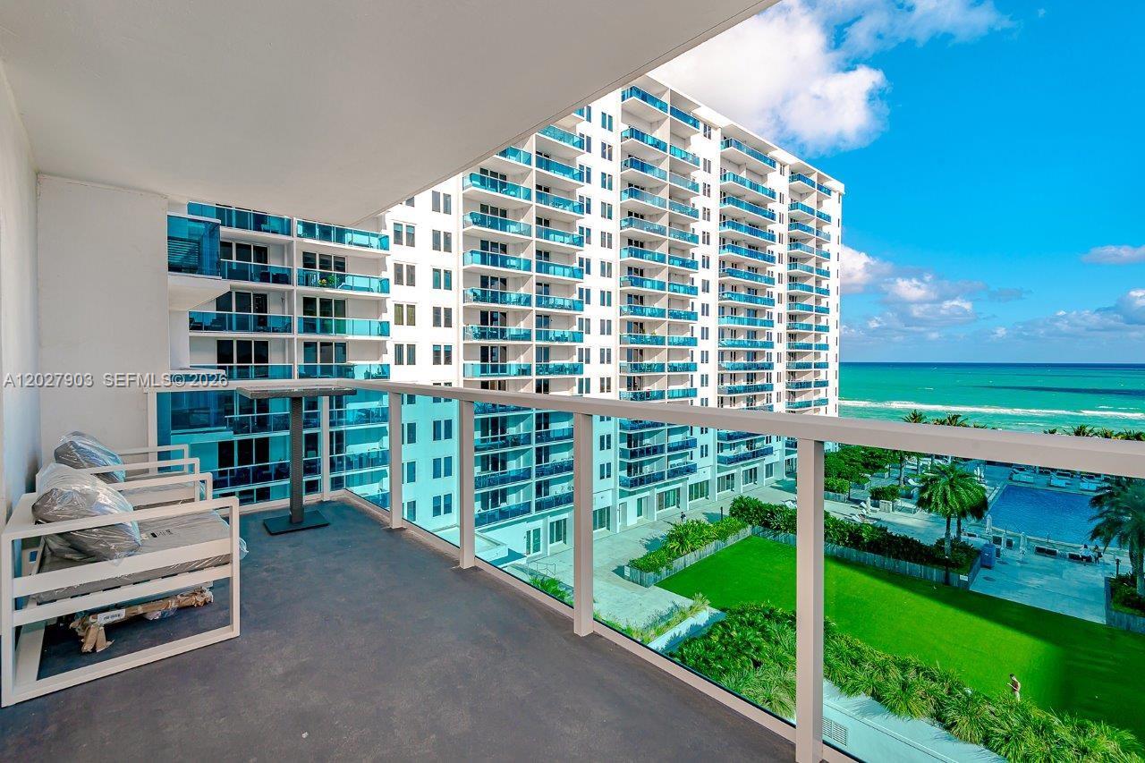 2301 Collins Avenue 739 Property Photo 10