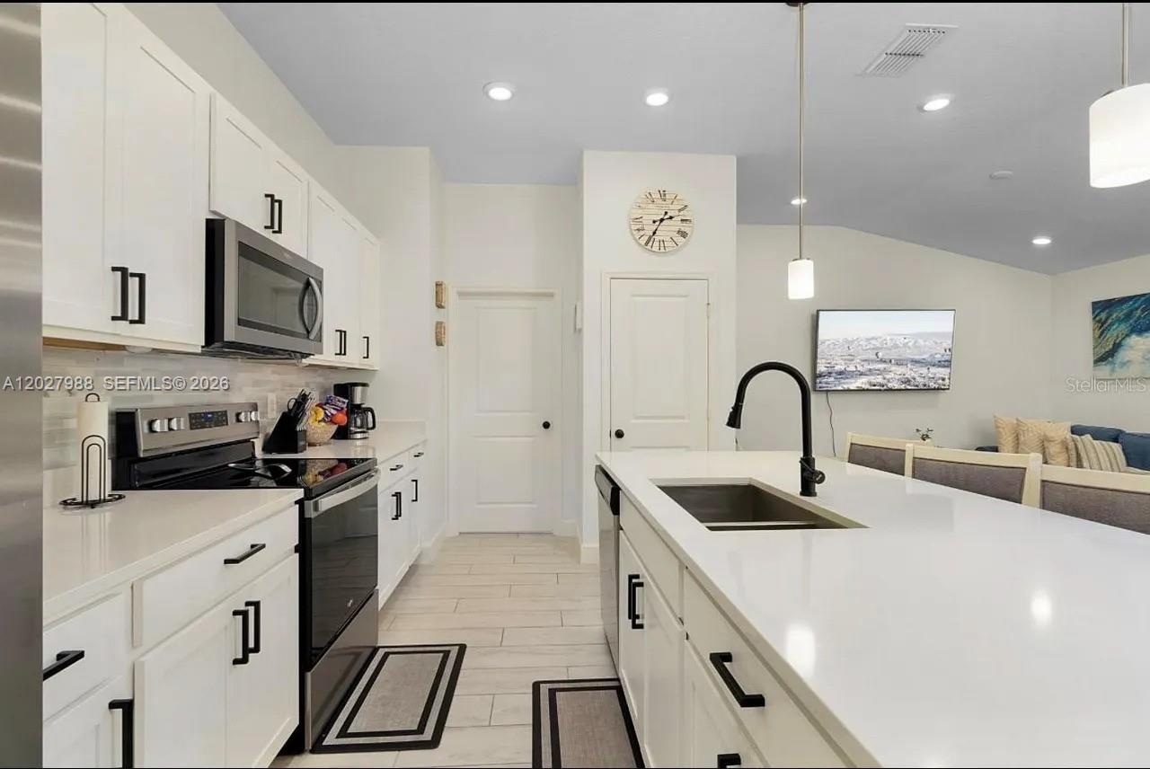 1136 Papaya Circle Property Photo 11