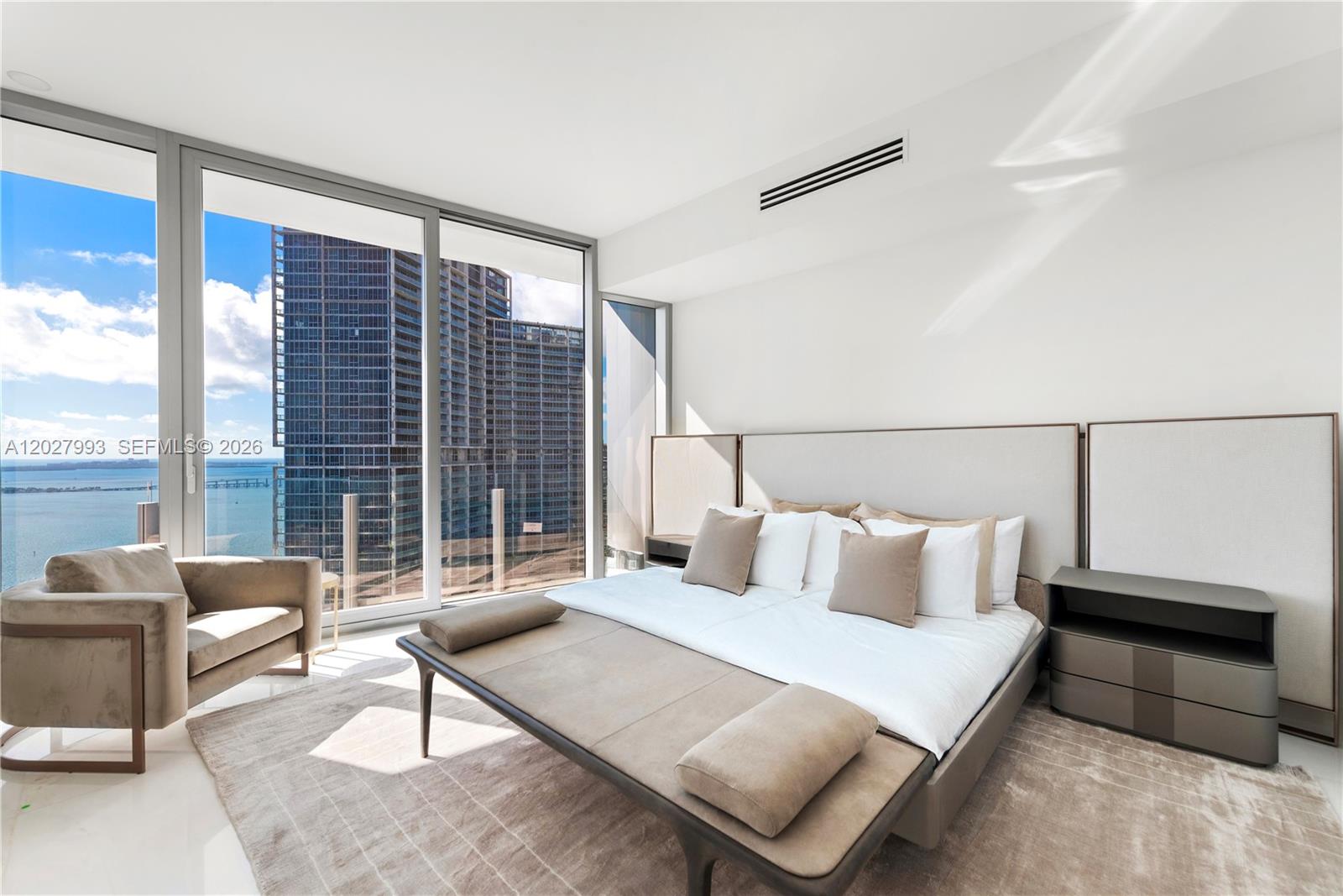 300 Biscayne Boulevard Way 3905w Property Photo 2