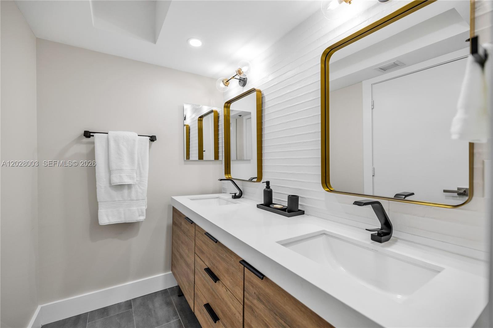 6917 Collins Avenue 1404 Property Photo 15