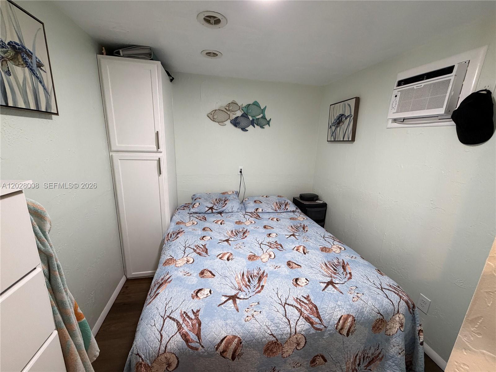 325 Calusa Street Property Photo 9