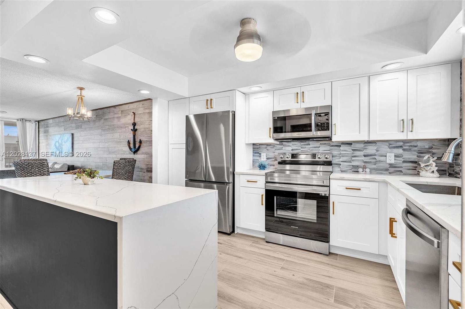 2018 S Federal Highway 402 Property Photo 1