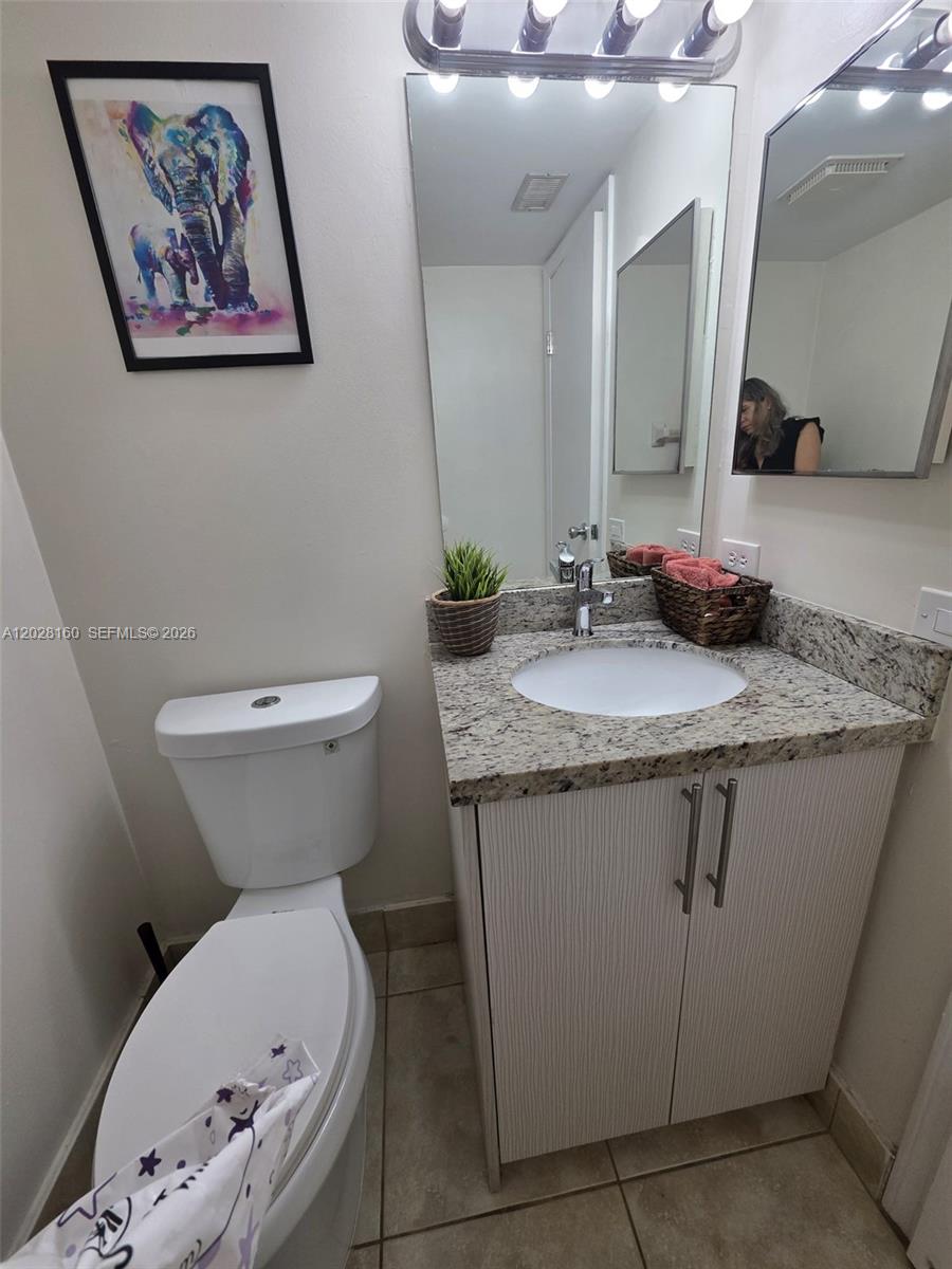 450 Commodore Drive 108 Property Photo 6