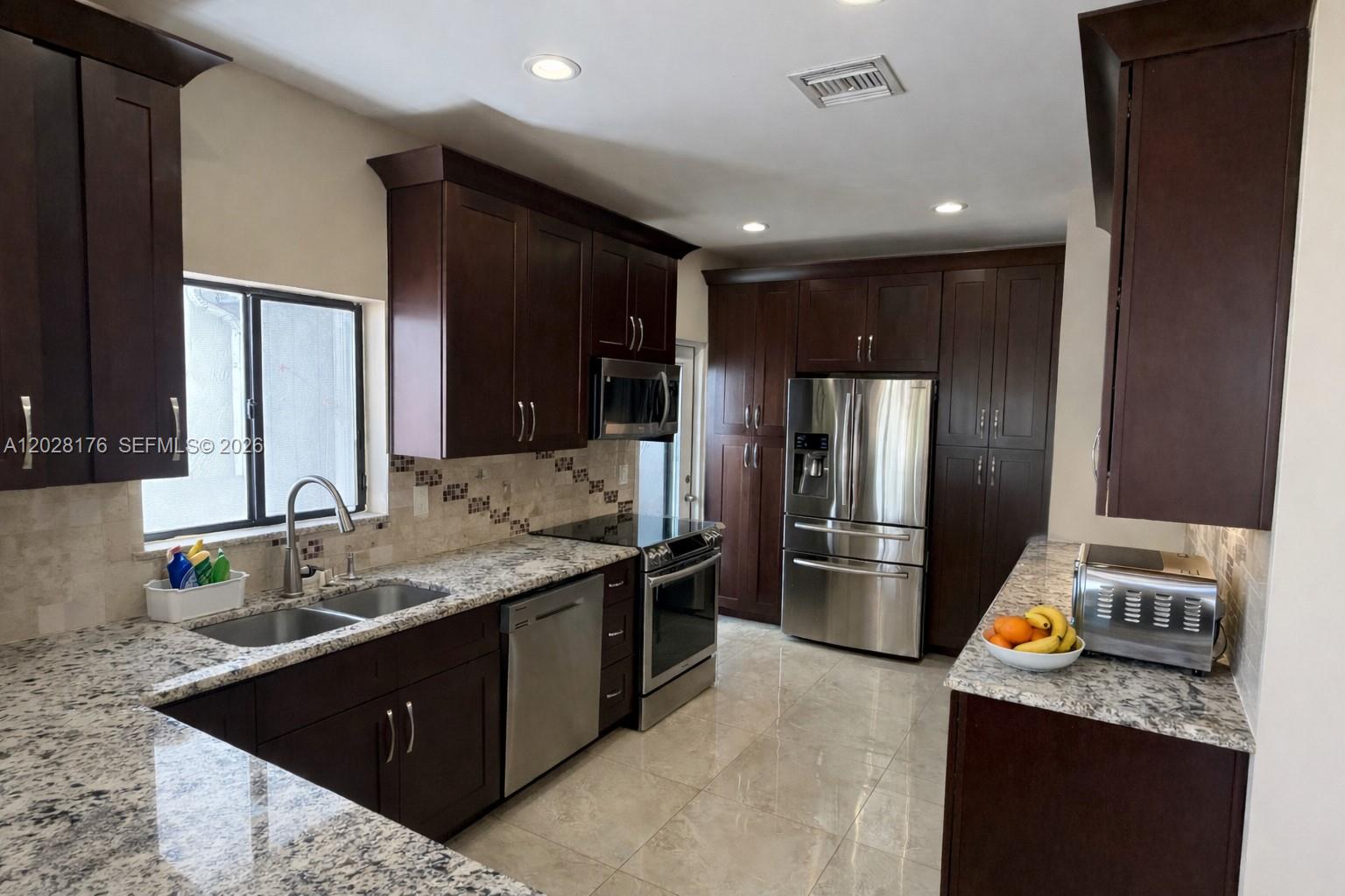 21719 Cromwell Circle Property Photo 14