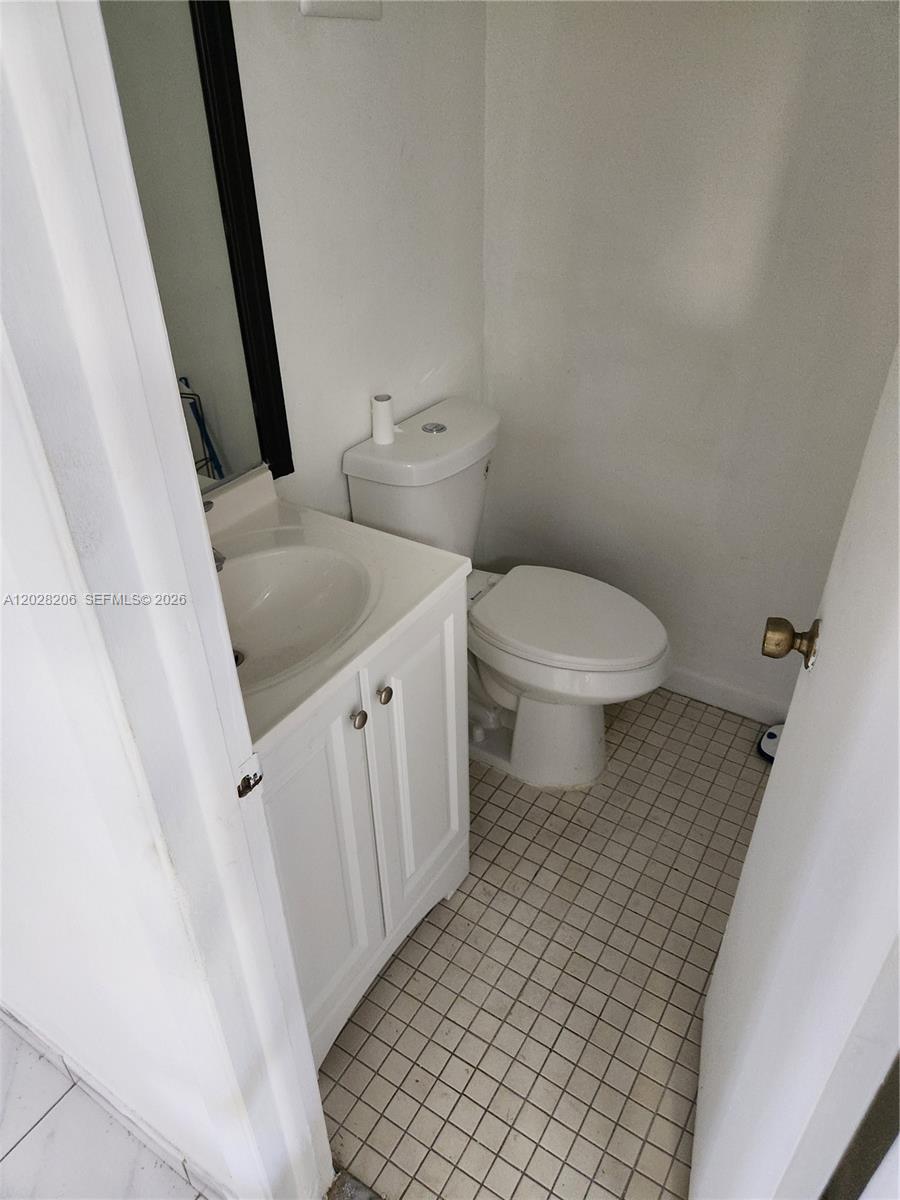 9430 Sw 170th Street 302 Property Photo 2