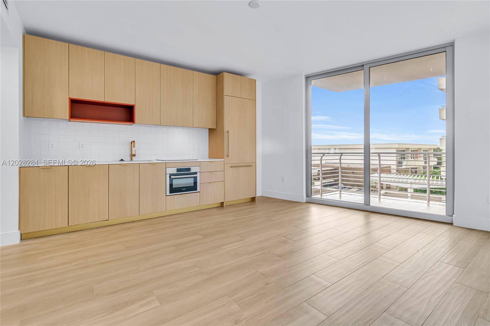90 Ne 32 714 Property Photo 2