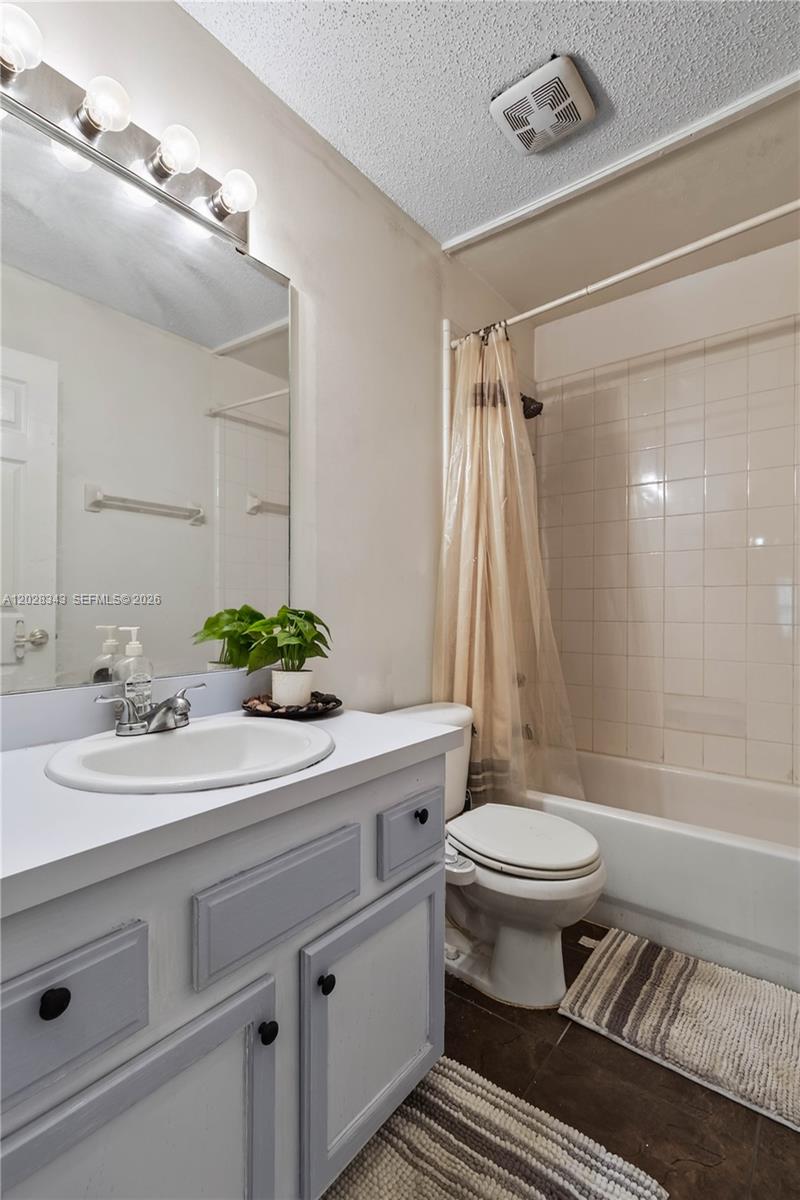 1641 Spring Oaks Lane Property Photo 13