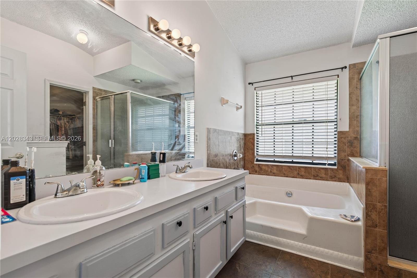 1641 Spring Oaks Lane Property Photo 27