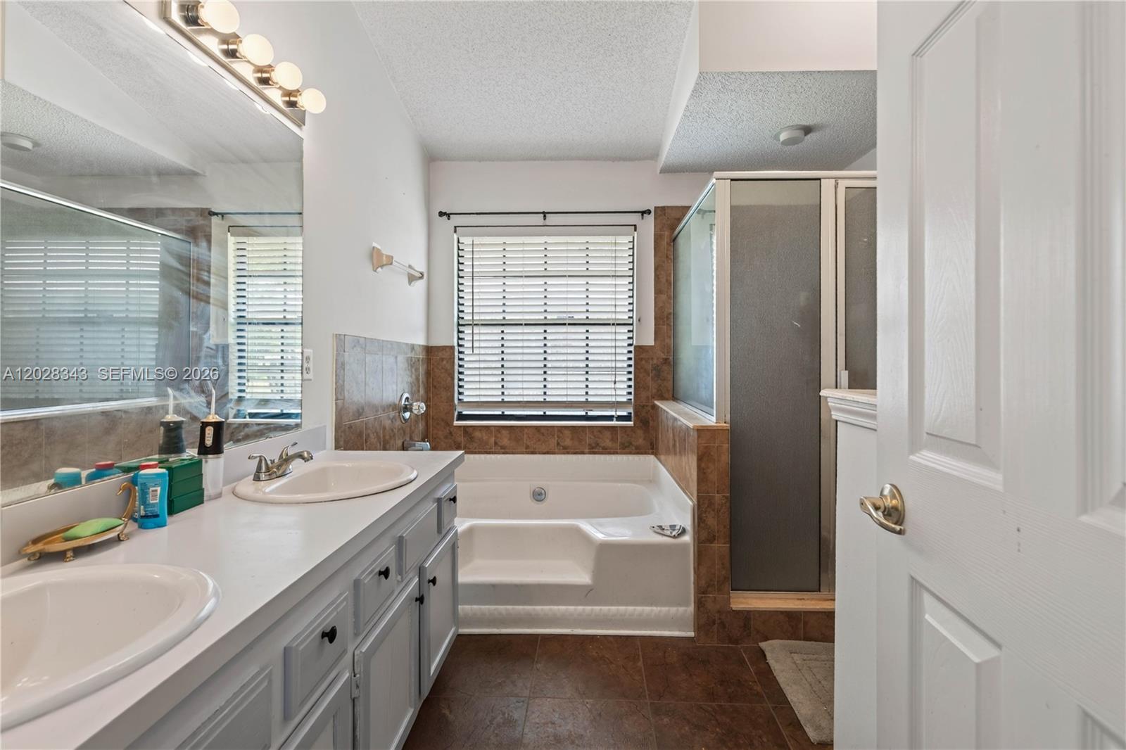 1641 Spring Oaks Lane Property Photo 29