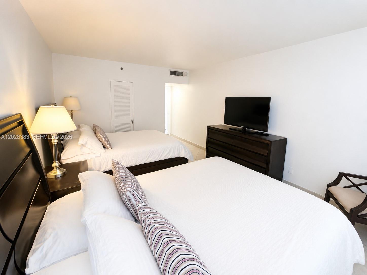 100 Lincoln Road 602 Property Photo 17