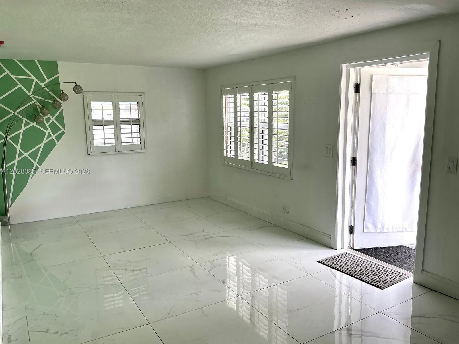 6025 Sw 40th Street Property Photo 5