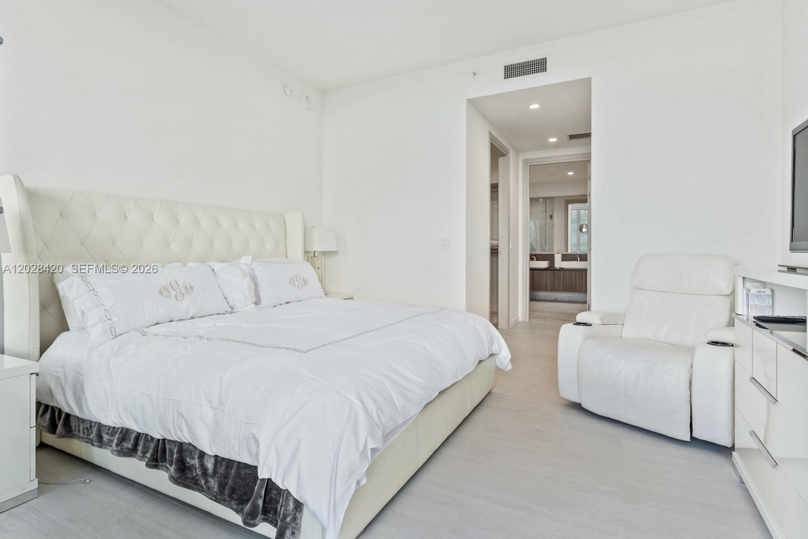 1000 Brickell Plaza Ph6006 Property Photo 12