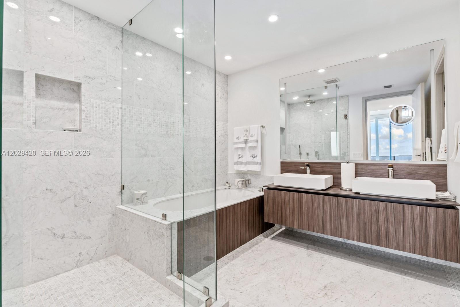 1000 Brickell Plaza Ph6006 Property Photo 15