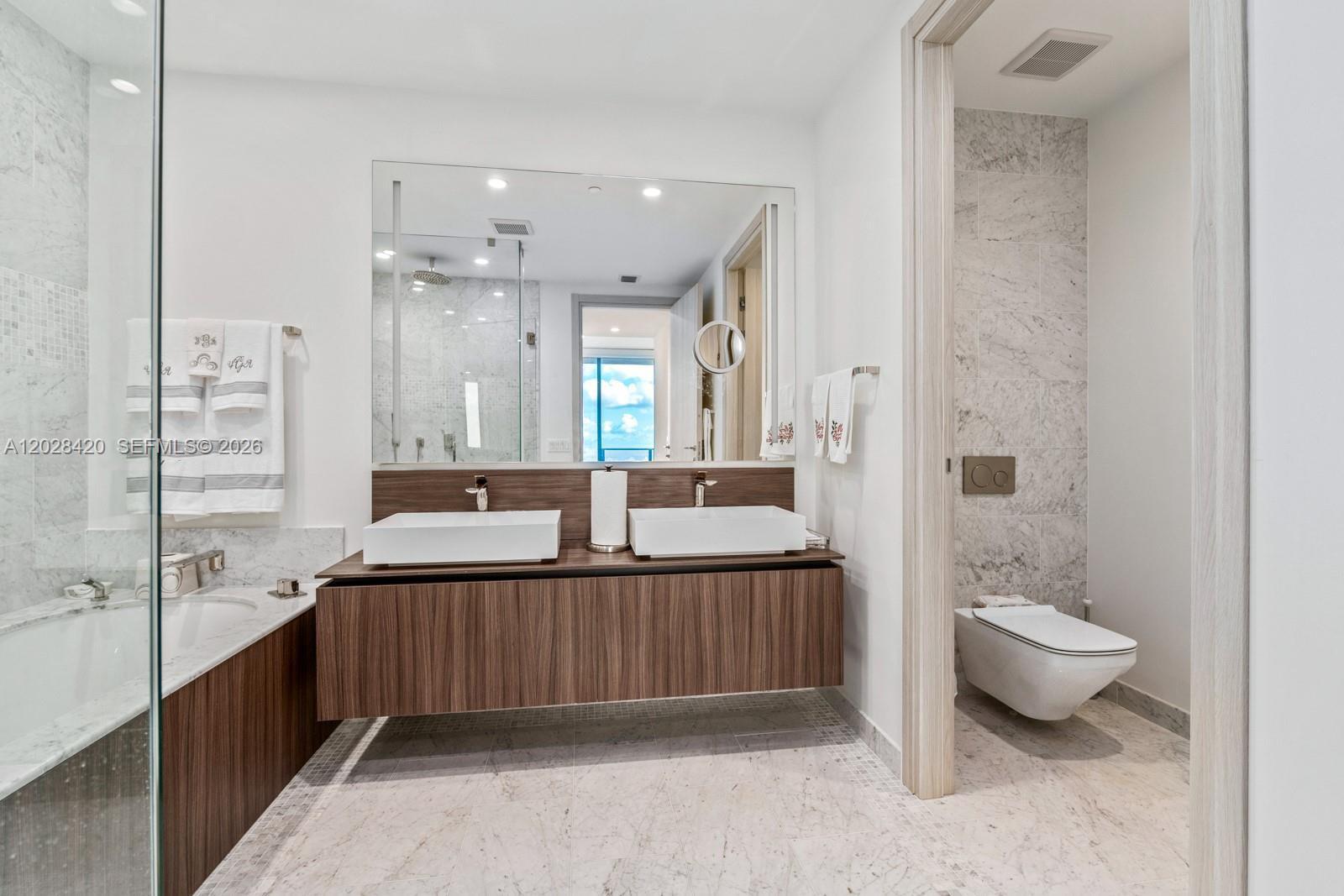 1000 Brickell Plaza Ph6006 Property Photo 17