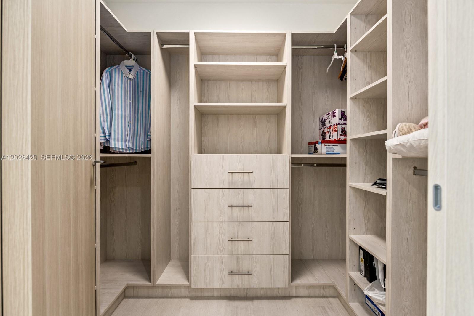 1000 Brickell Plaza Ph6006 Property Photo 22
