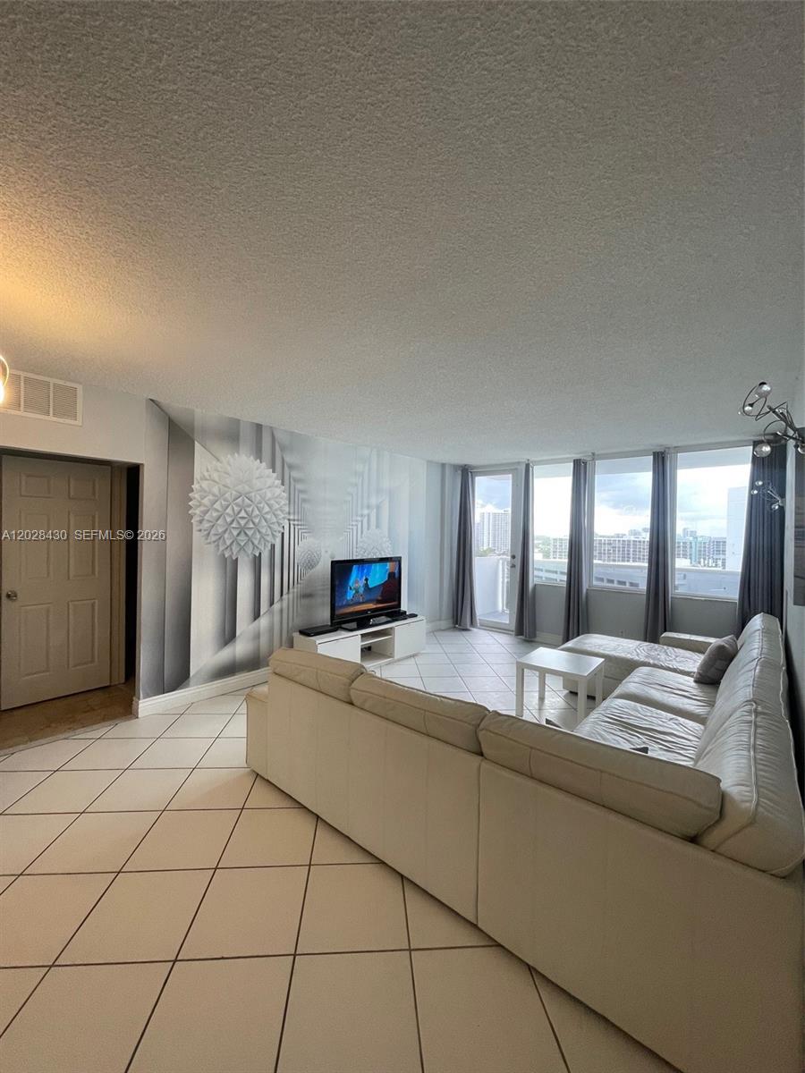 3725 S Ocean Drive 1219 Property Photo 10