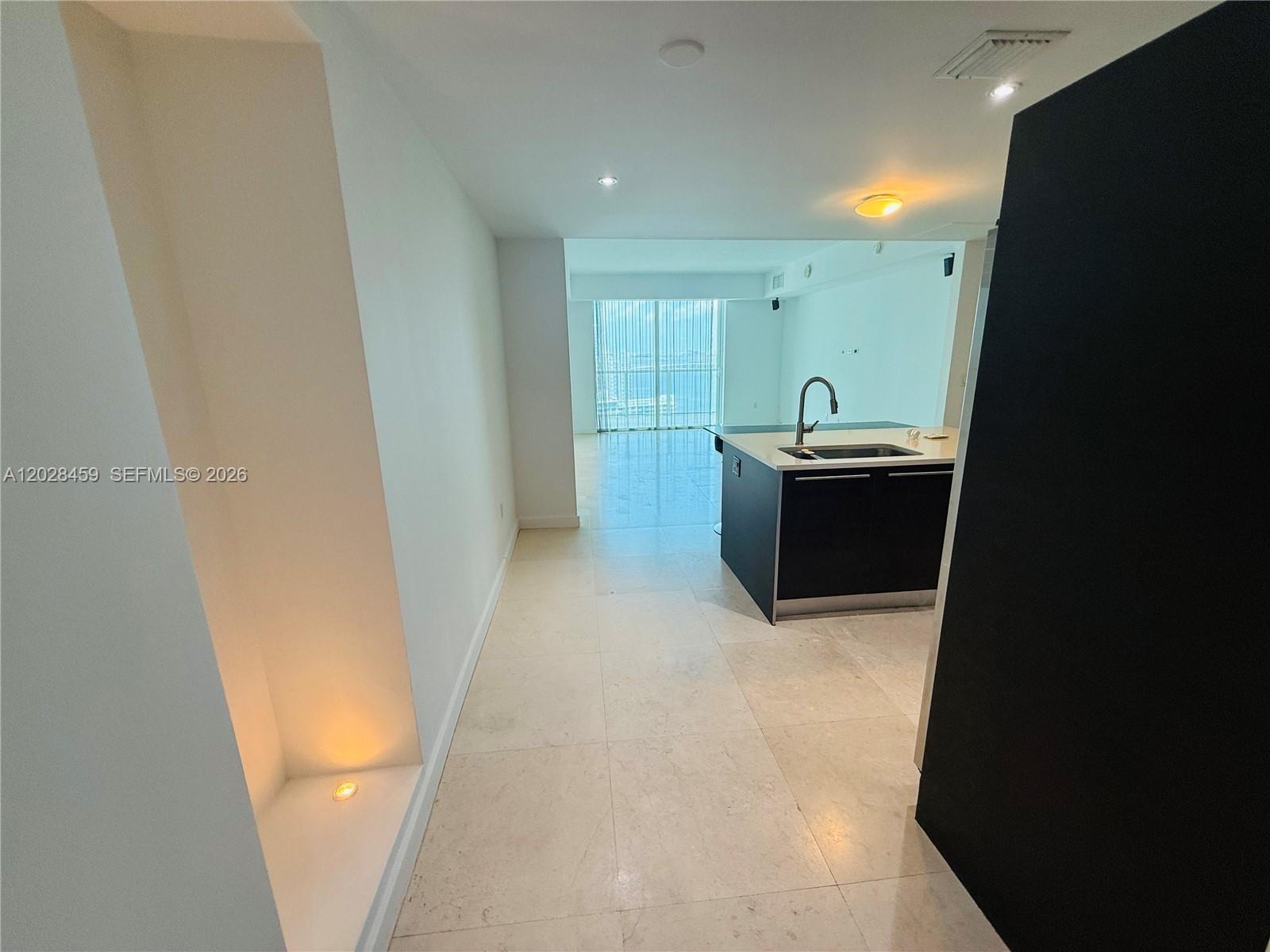 1900 N Bayshore Drive 2415 Property Photo 8