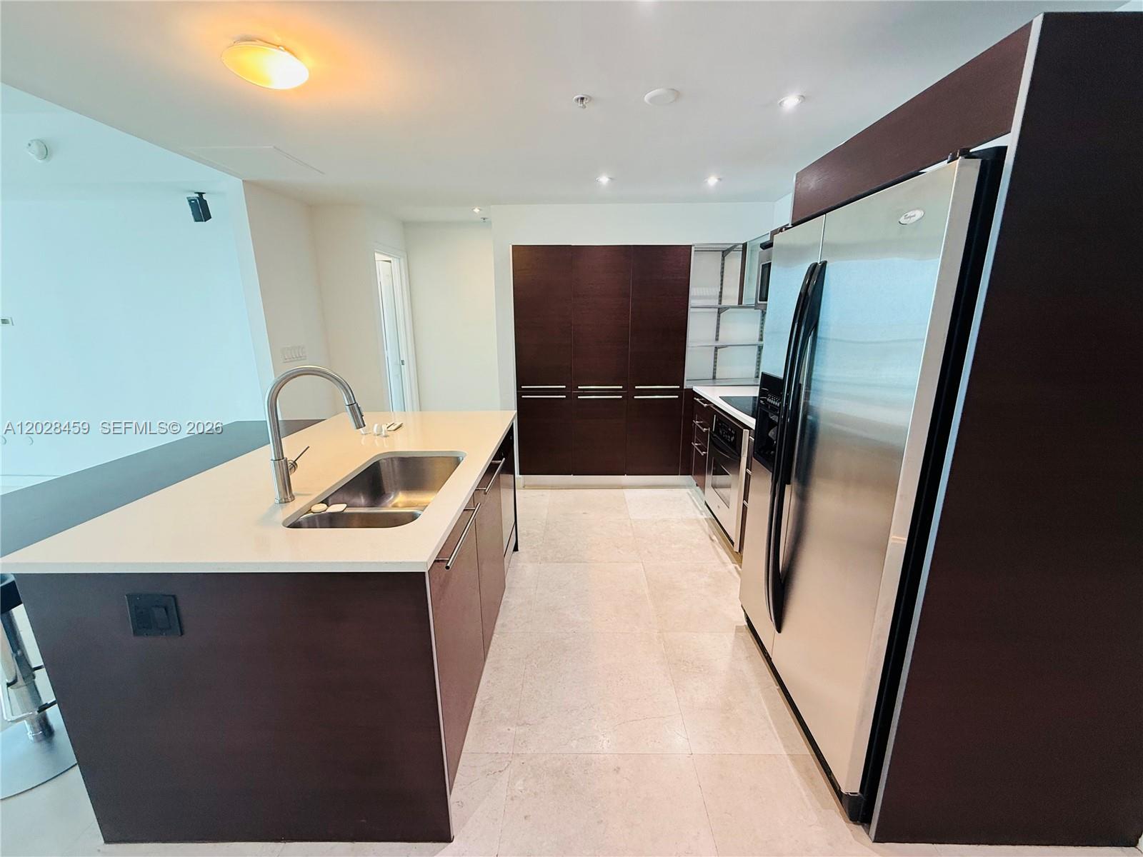 1900 N Bayshore Drive 2415 Property Photo 9