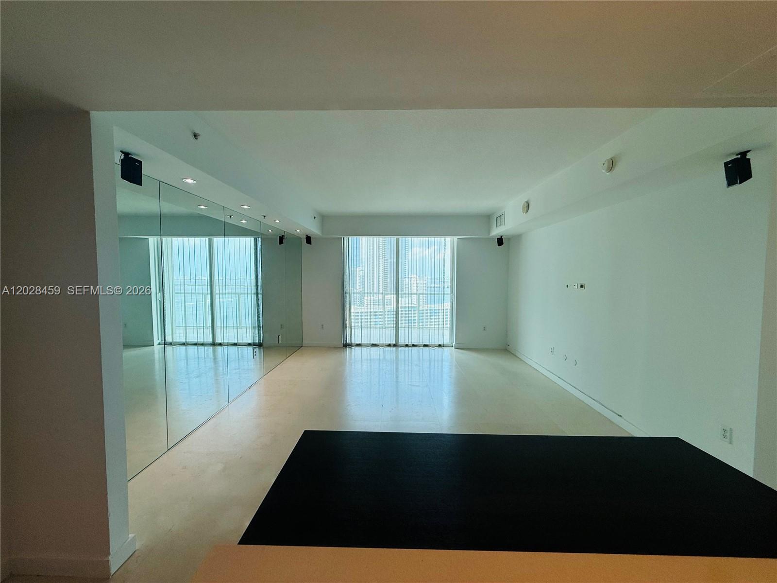 1900 N Bayshore Drive 2415 Property Photo 10