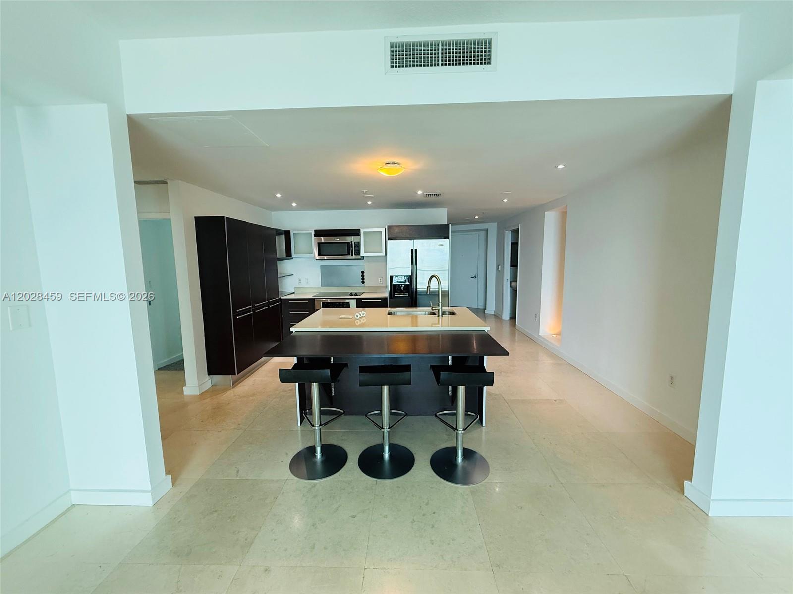 1900 N Bayshore Drive 2415 Property Photo 13