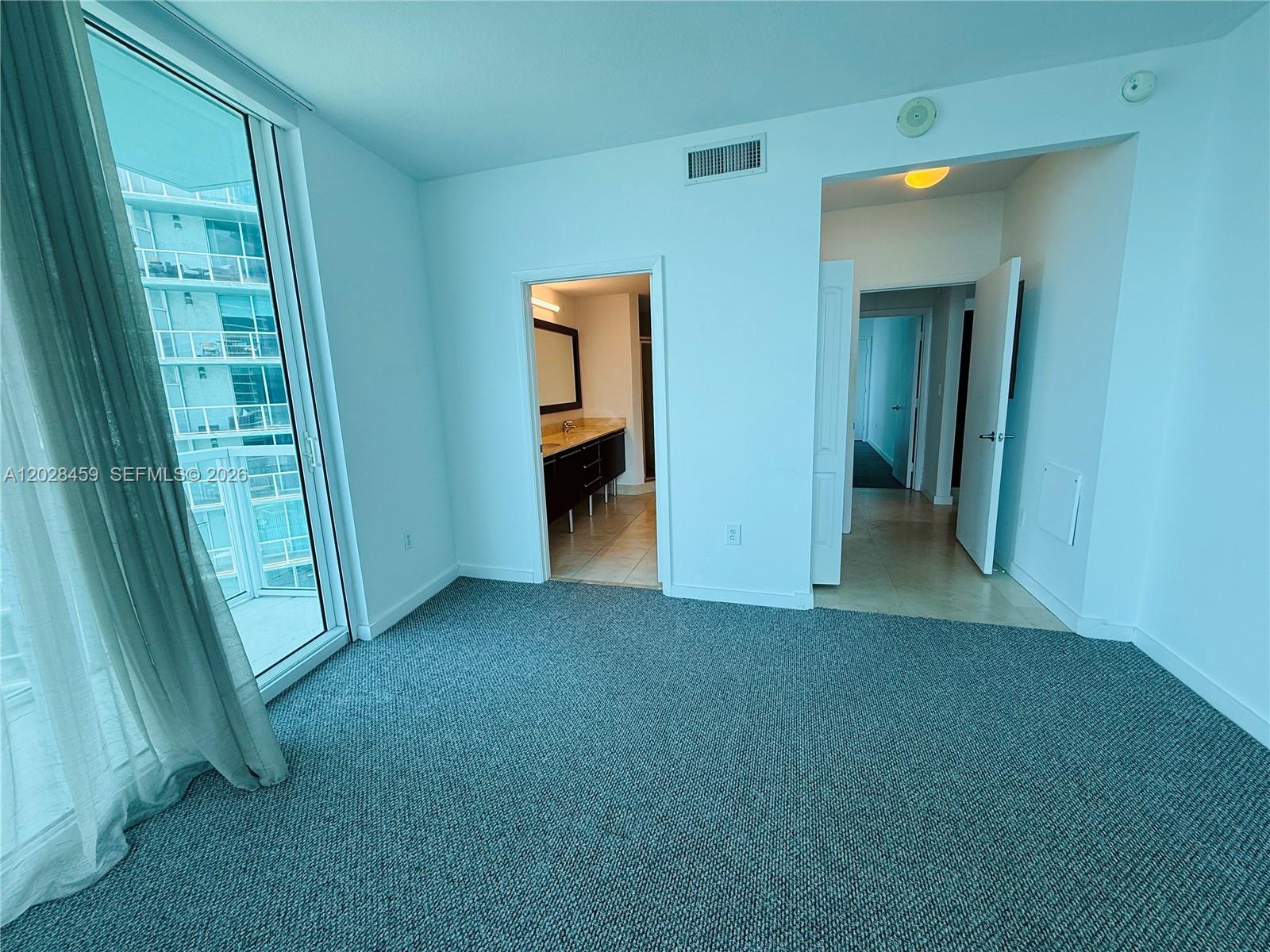 1900 N Bayshore Drive 2415 Property Photo 16