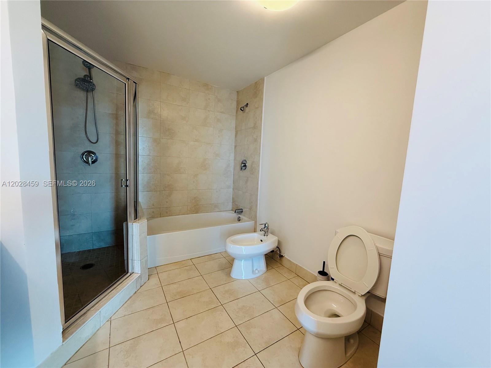 1900 N Bayshore Drive 2415 Property Photo 18
