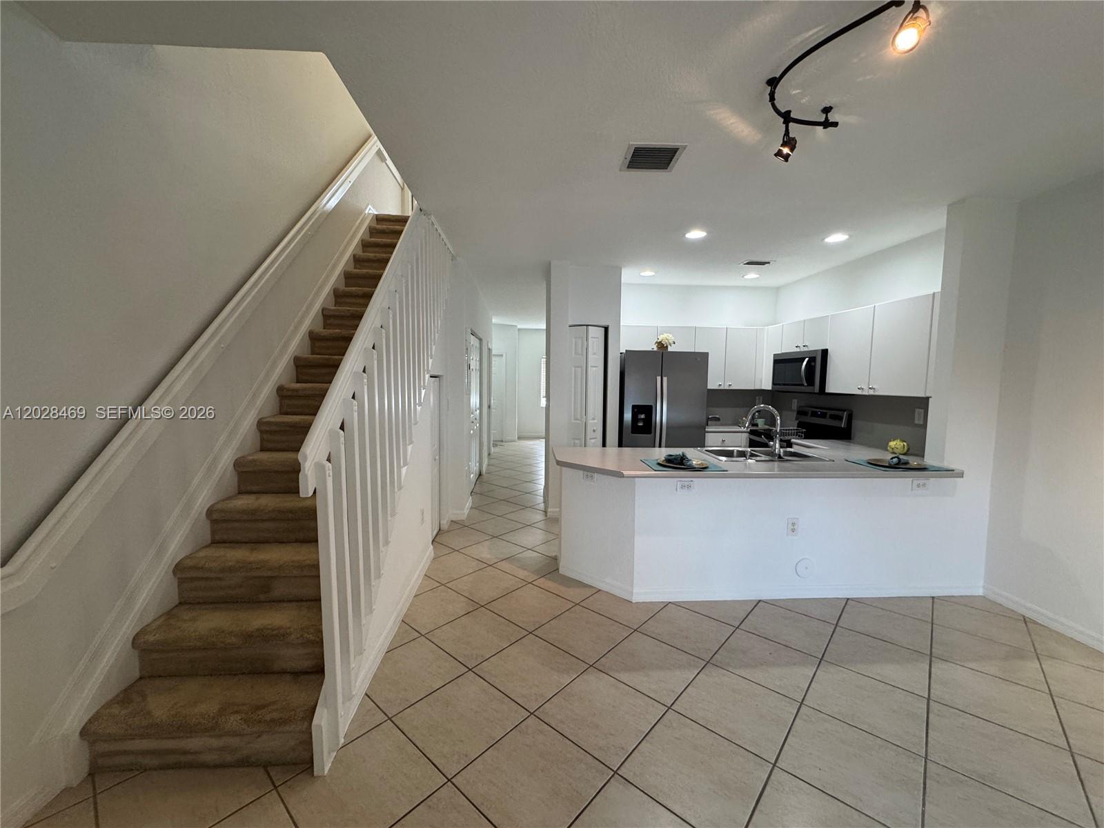 5743 Nw 114th Path 106 Property Photo 5