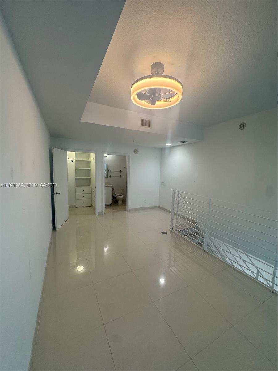 A12028472 Property Photo 19