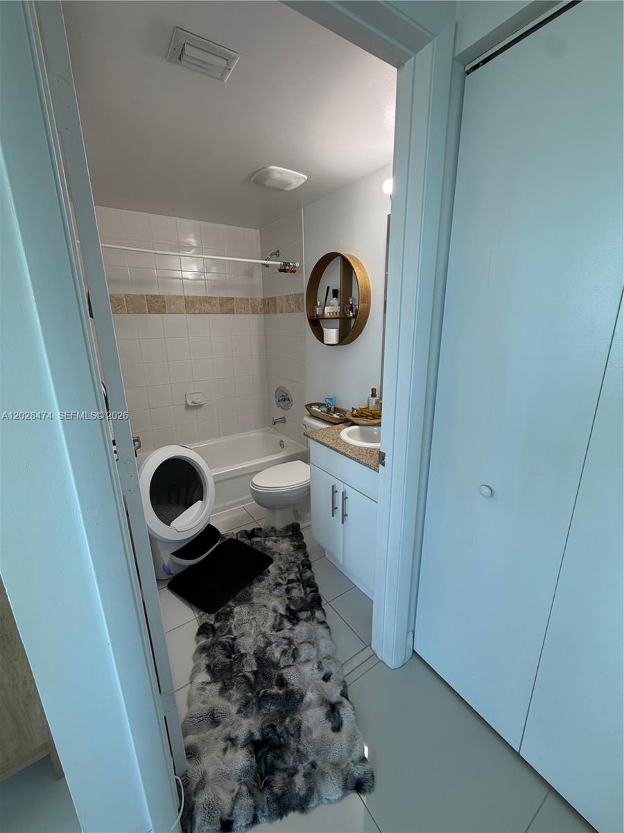 1871 S River Drive 1502 Property Photo 8