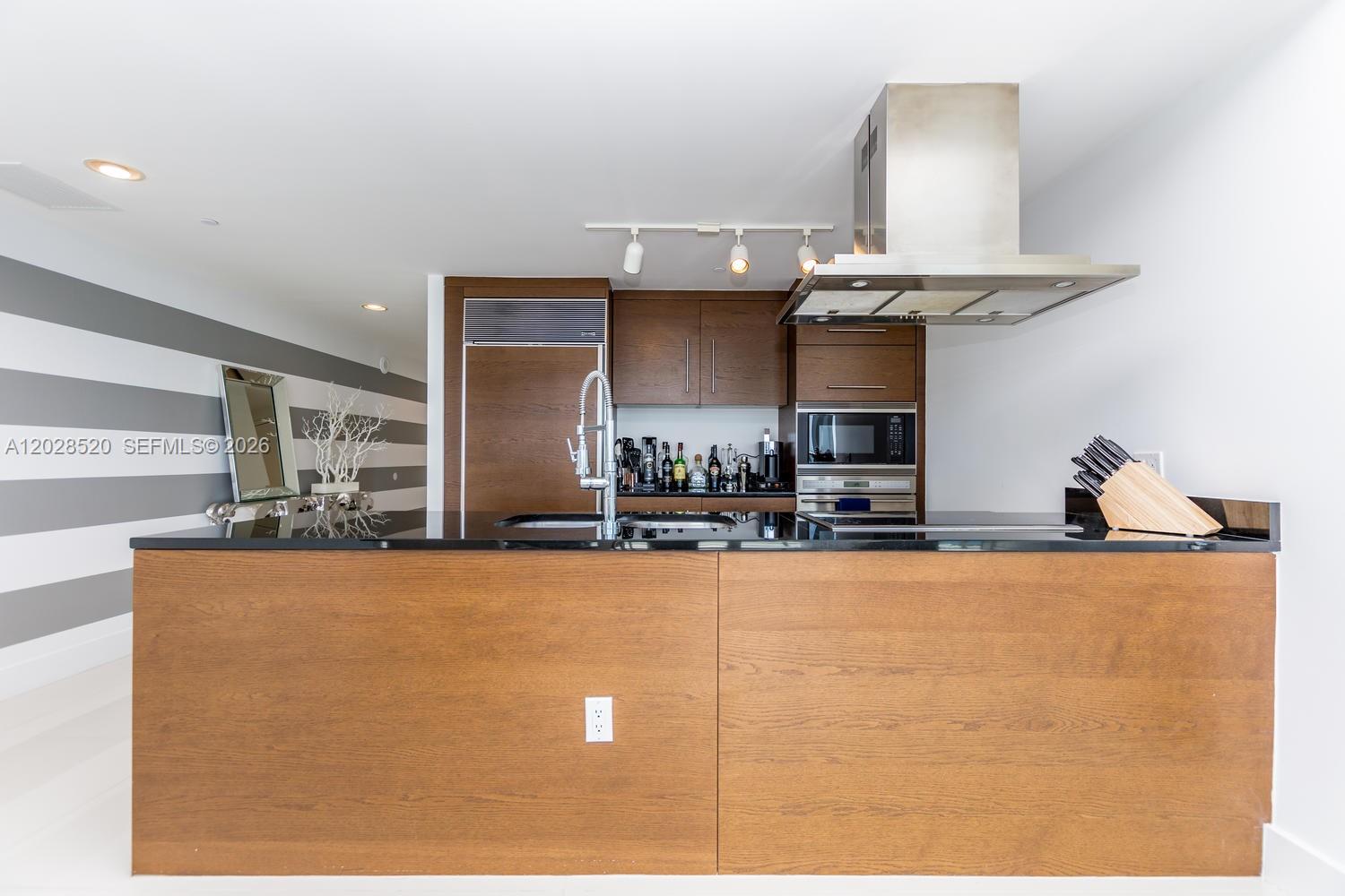 495 Brickell Avenue 4901 Property Photo 5
