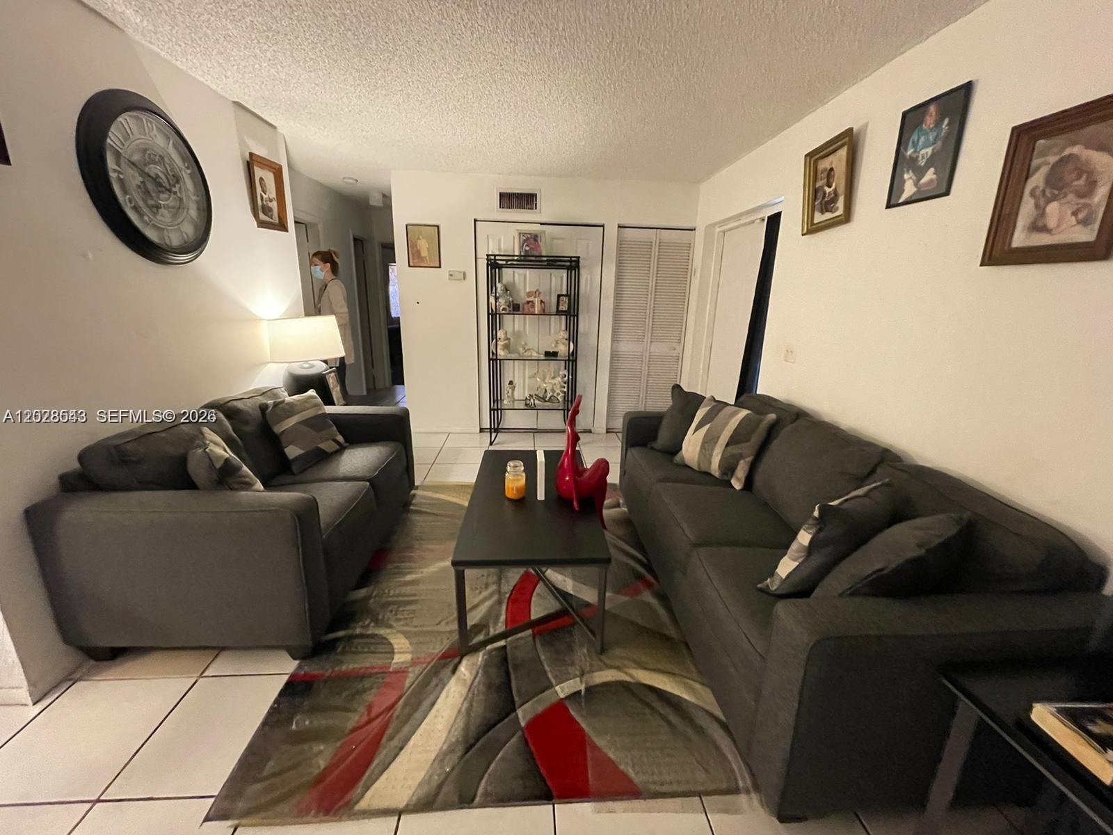 5813 Nw 21st Street 20-c Property Photo 2