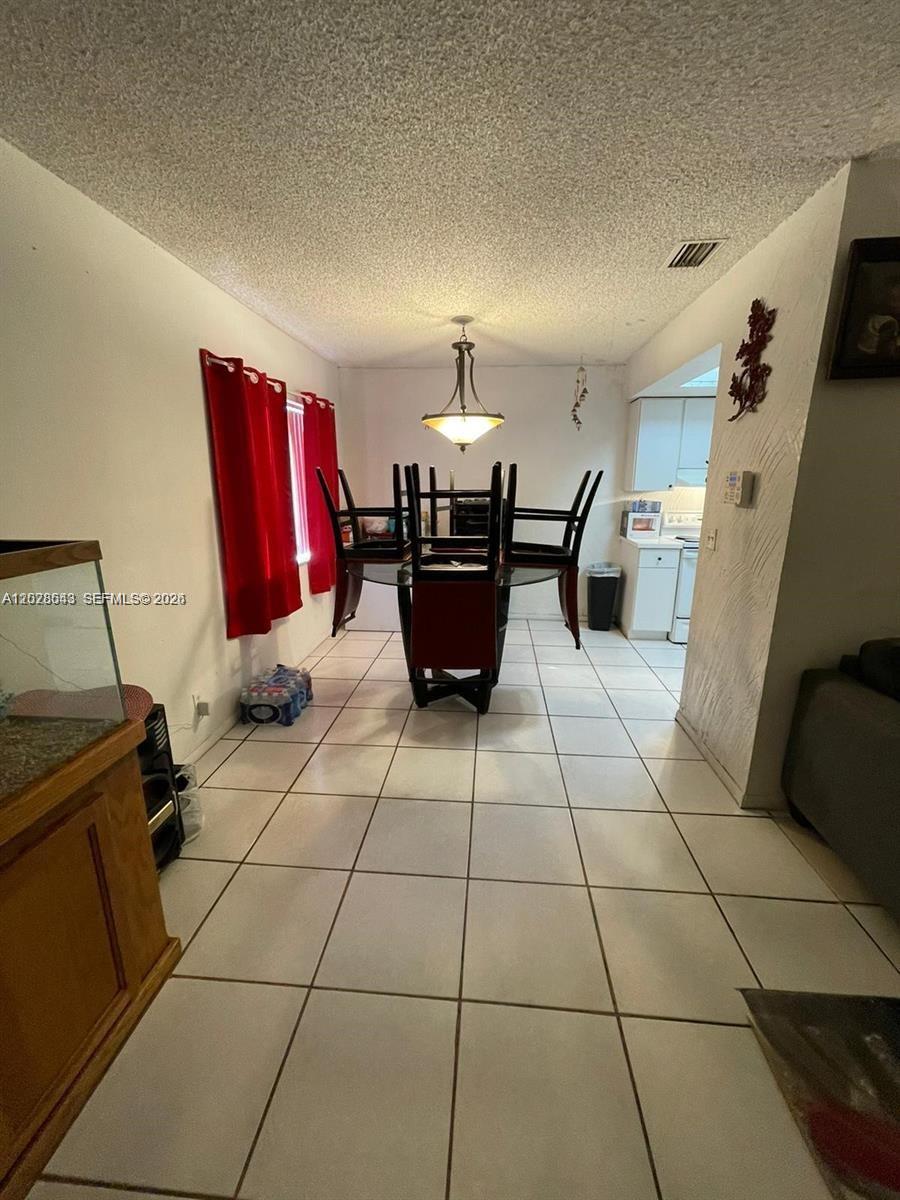 5813 Nw 21st Street 20-c Property Photo 3