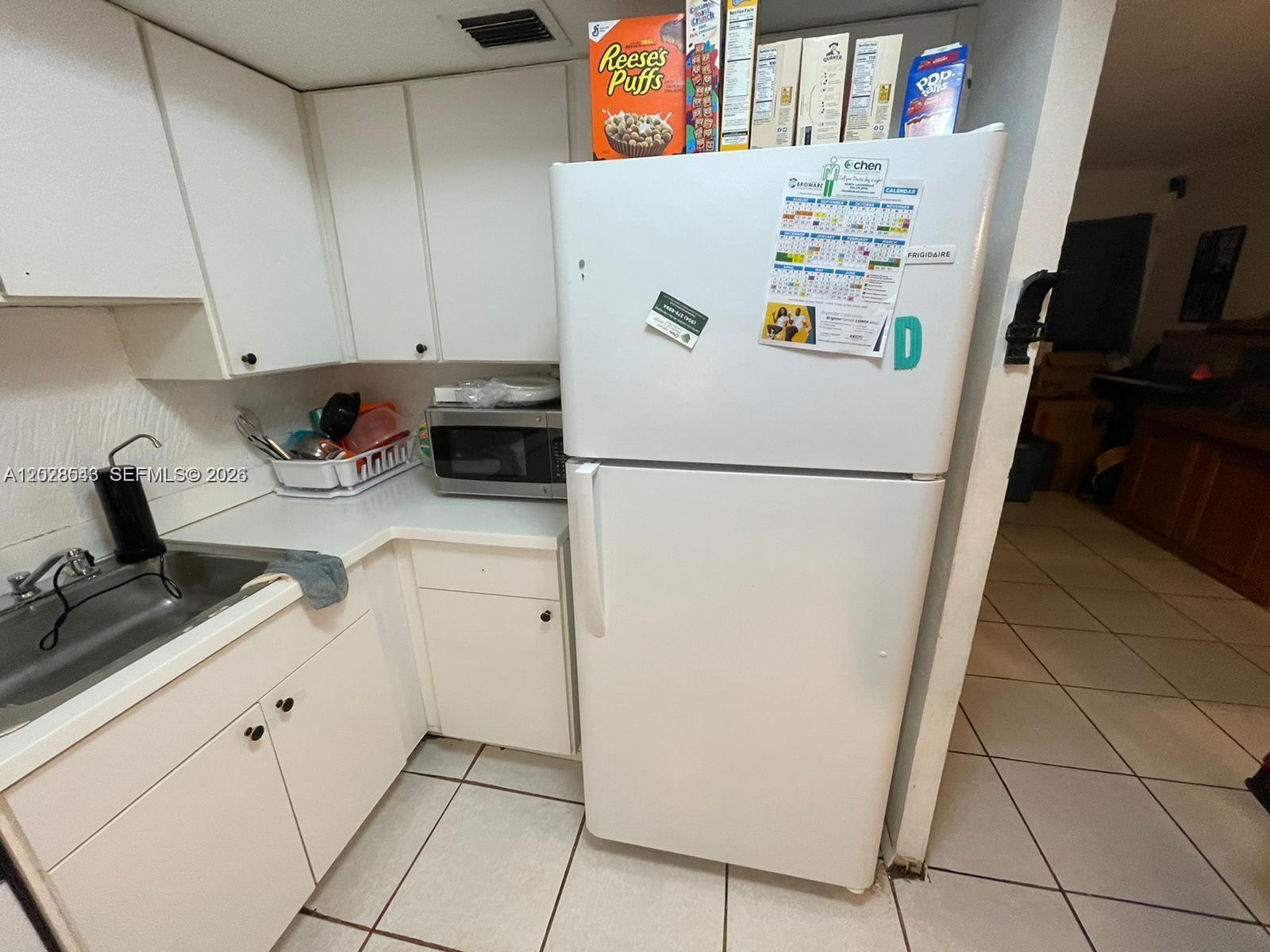 5813 Nw 21st Street 20-c Property Photo 4