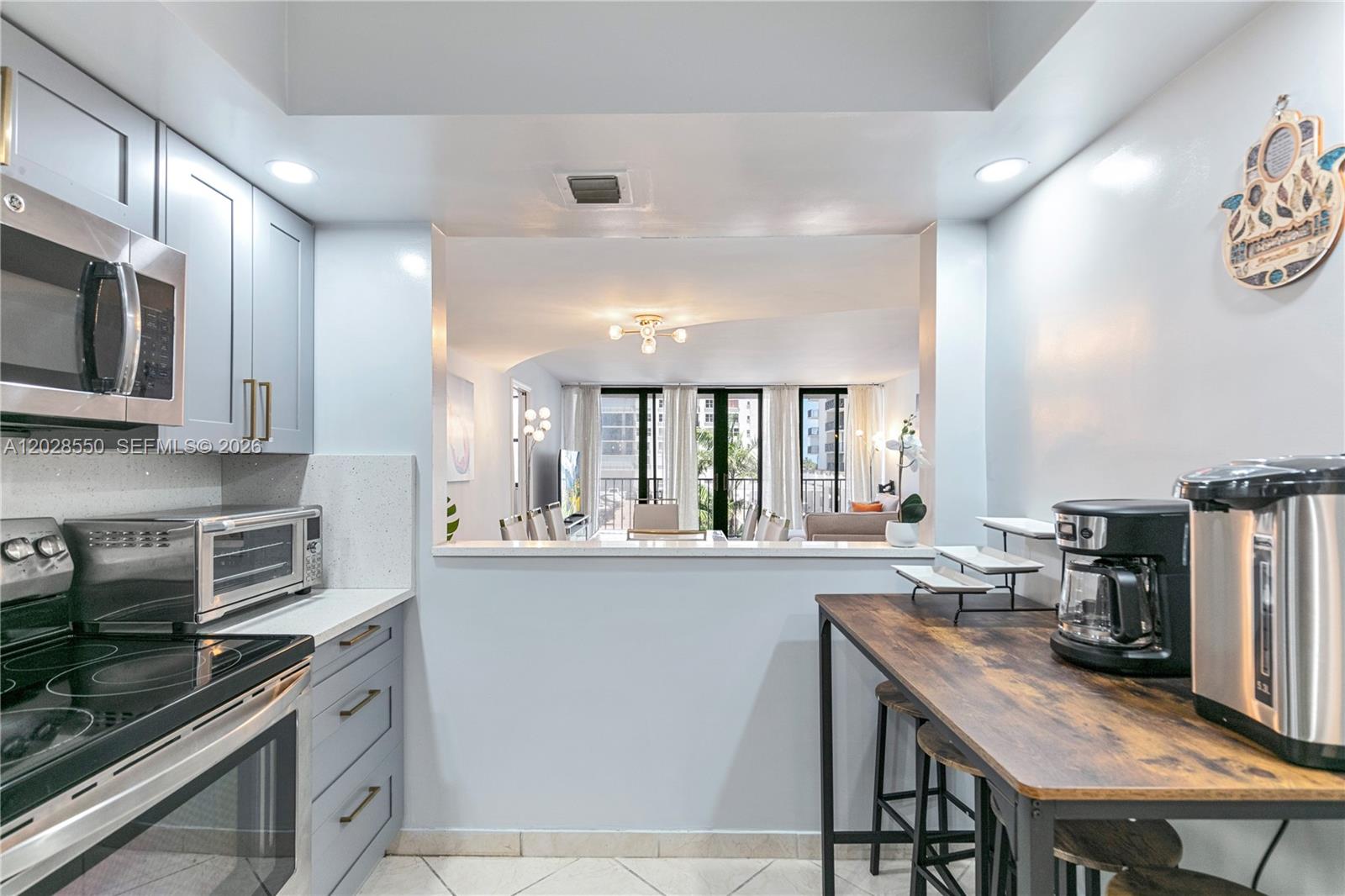 2401 S Ocean Drive 404 Property Photo 11