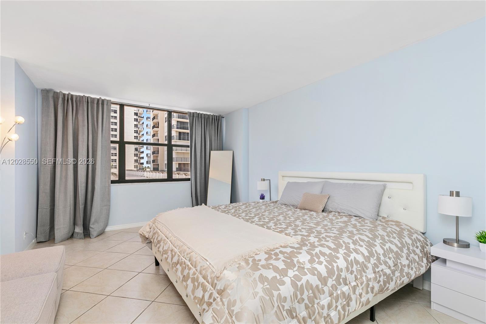 2401 S Ocean Drive 404 Property Photo 12