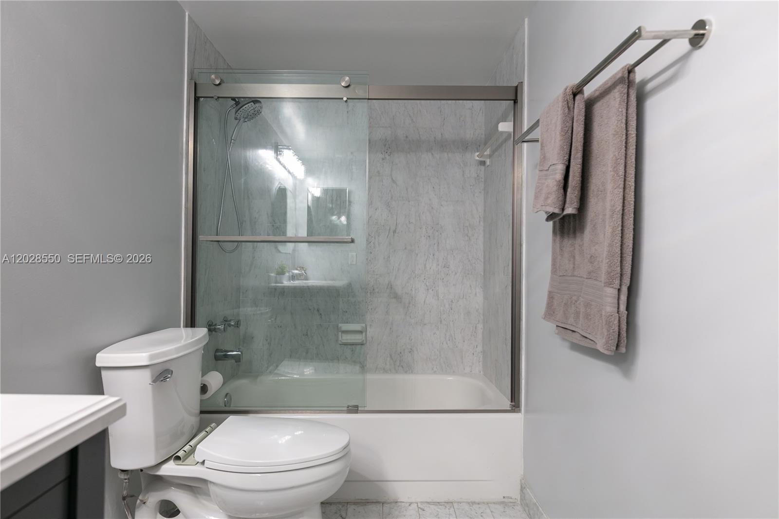 2401 S Ocean Drive 404 Property Photo 18