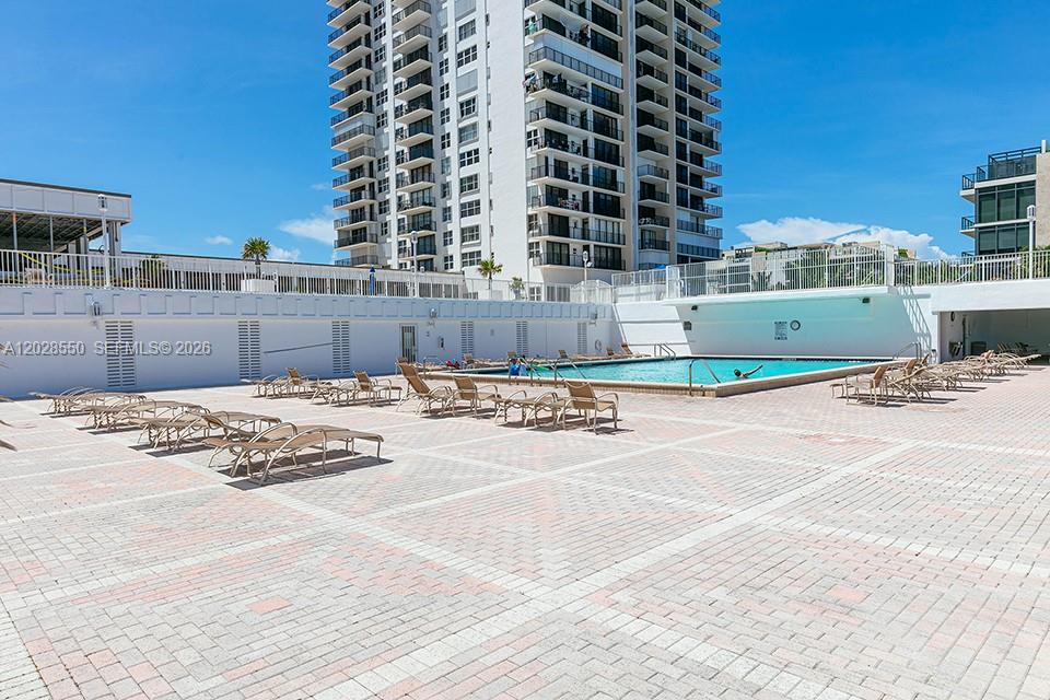 2401 S Ocean Drive 404 Property Photo 29