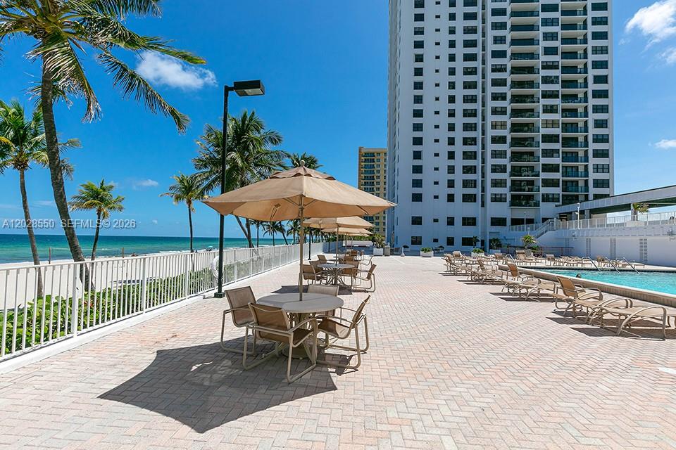 2401 S Ocean Drive 404 Property Photo 31