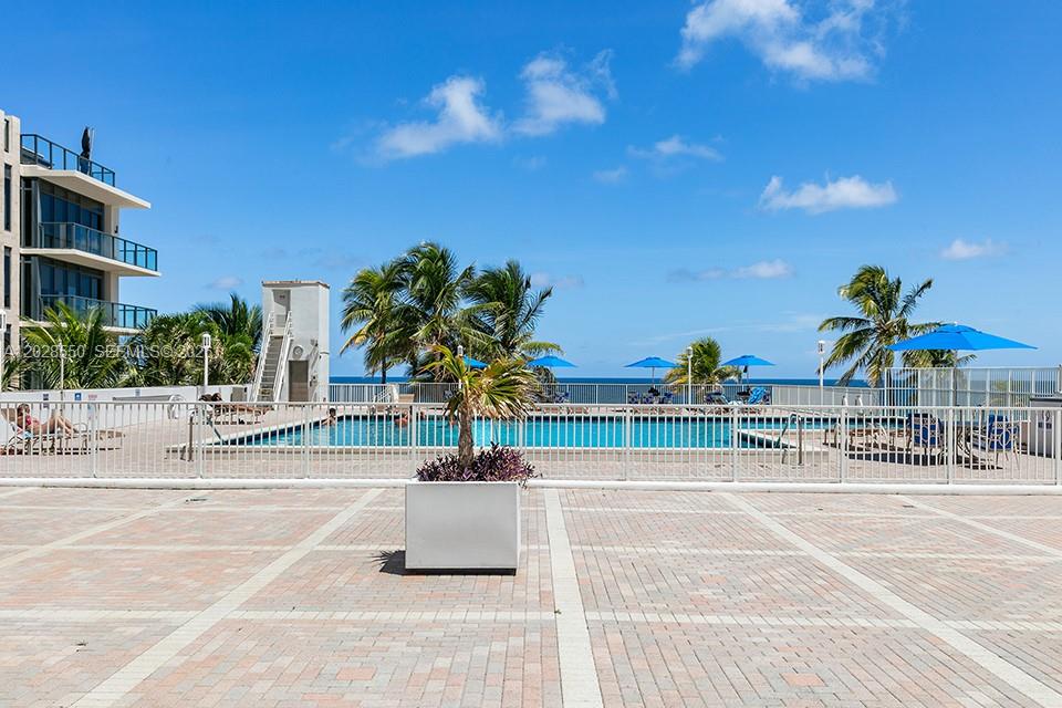 2401 S Ocean Drive 404 Property Photo 32