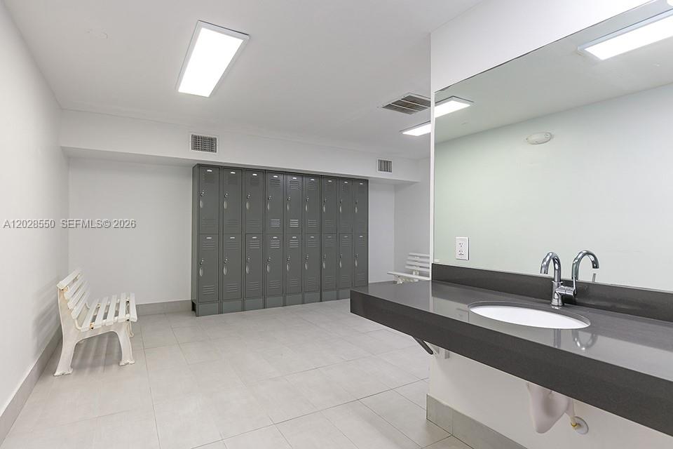 2401 S Ocean Drive 404 Property Photo 40