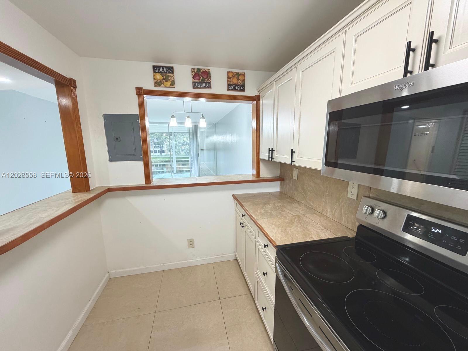 9281 Sunrise Lakes Boulevard 209 Property Photo 5