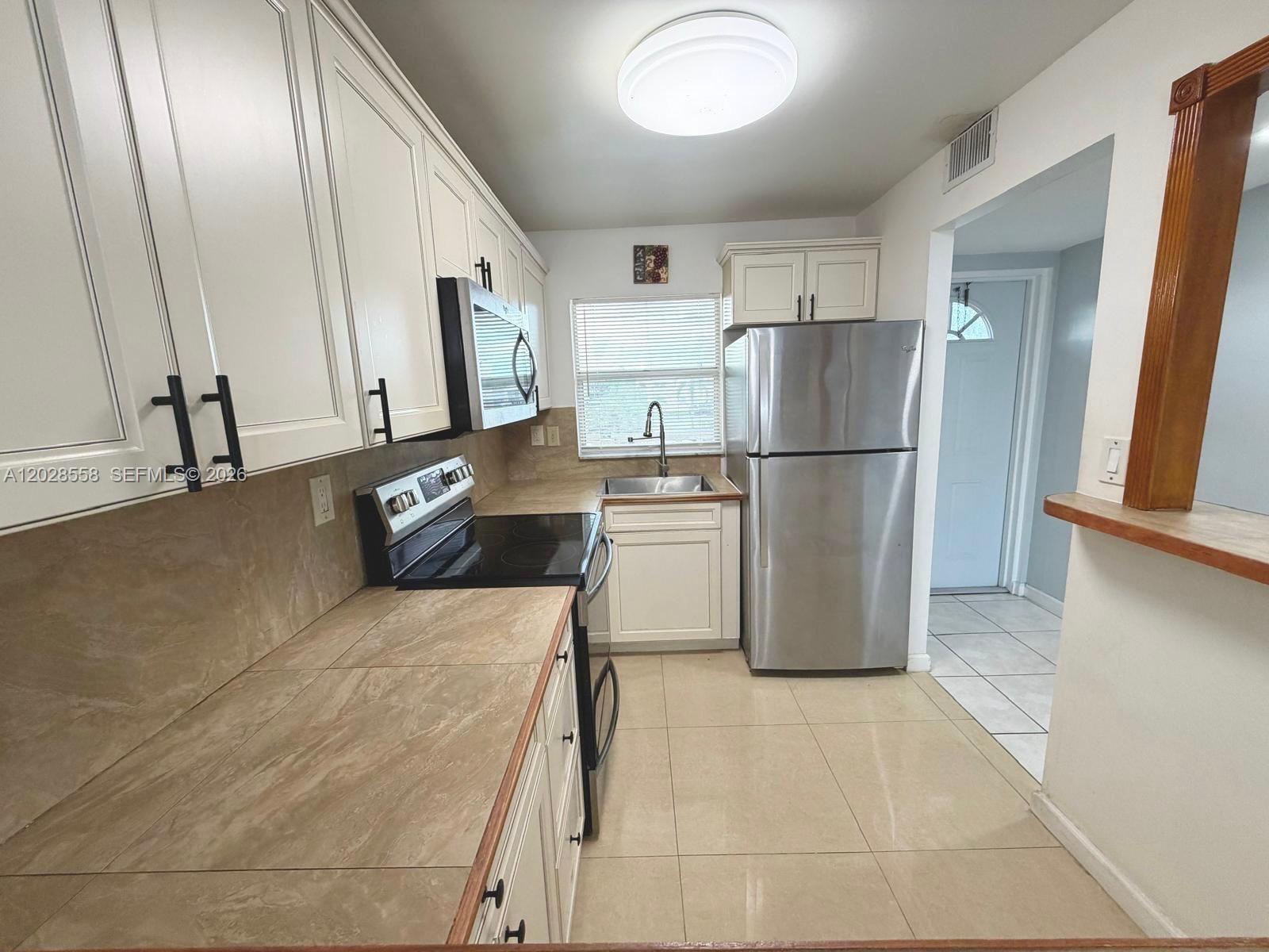 9281 Sunrise Lakes Boulevard 209 Property Photo 8