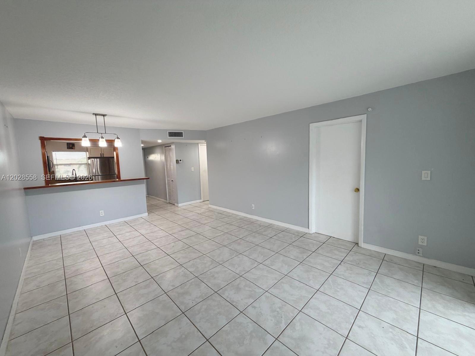 9281 Sunrise Lakes Boulevard 209 Property Photo 17
