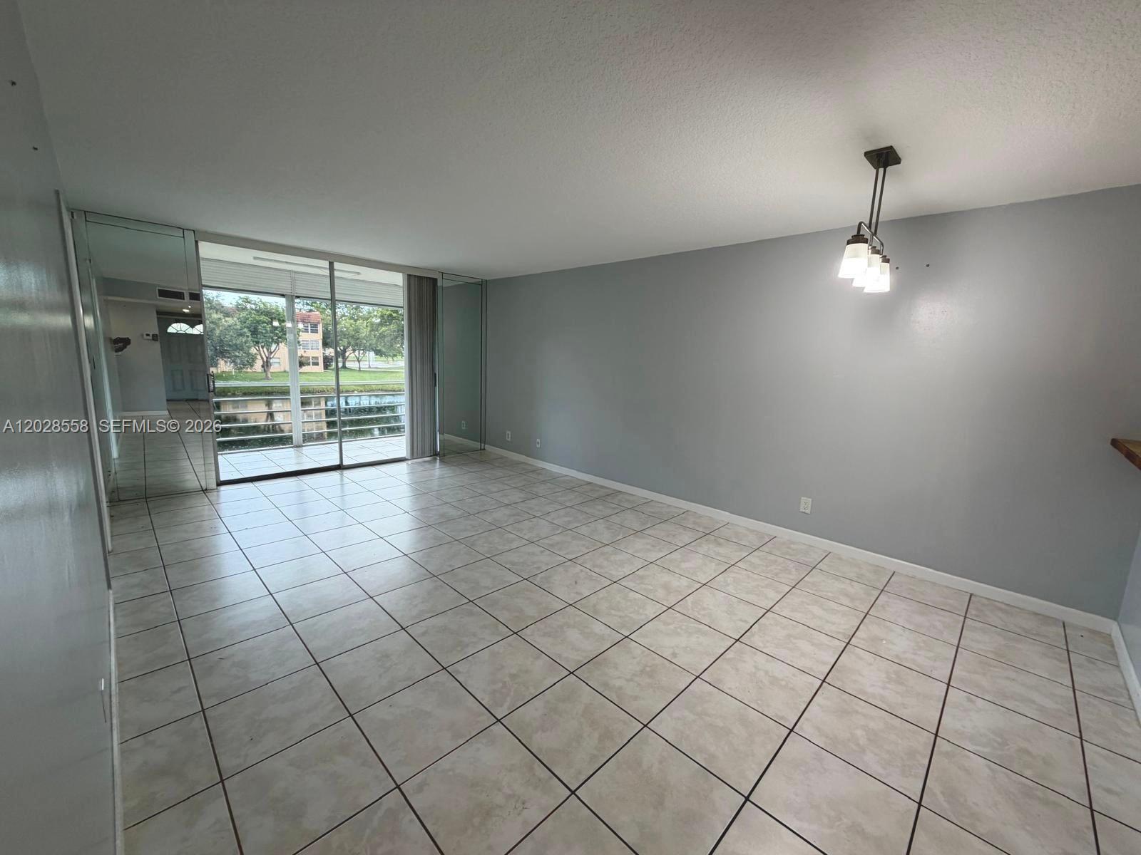 9281 Sunrise Lakes Boulevard 209 Property Photo 18