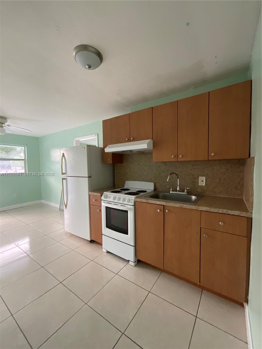A12028567 Property Photo 4